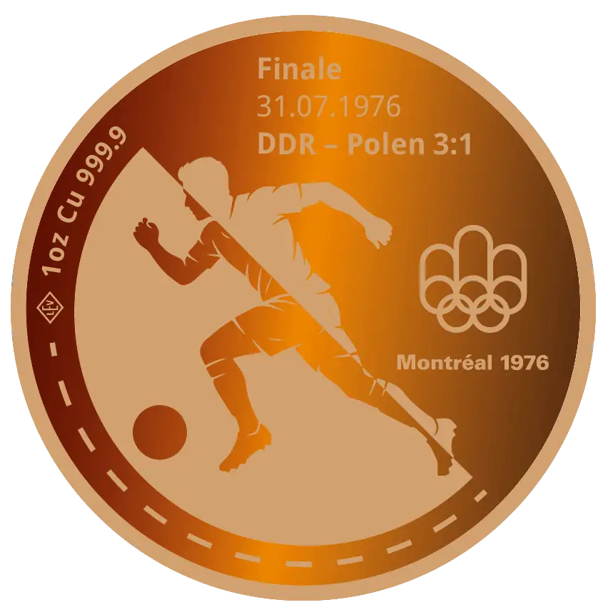 Vorderseite der Kupfermedaille: ein Fußballer im Anlauf, dazu die Prägung „Finale 31.07.1976 DDR – Polen 3:1“, das Emblem der Spiele von Montréal 1976 und die Angabe „1 oz Cu 999,9“